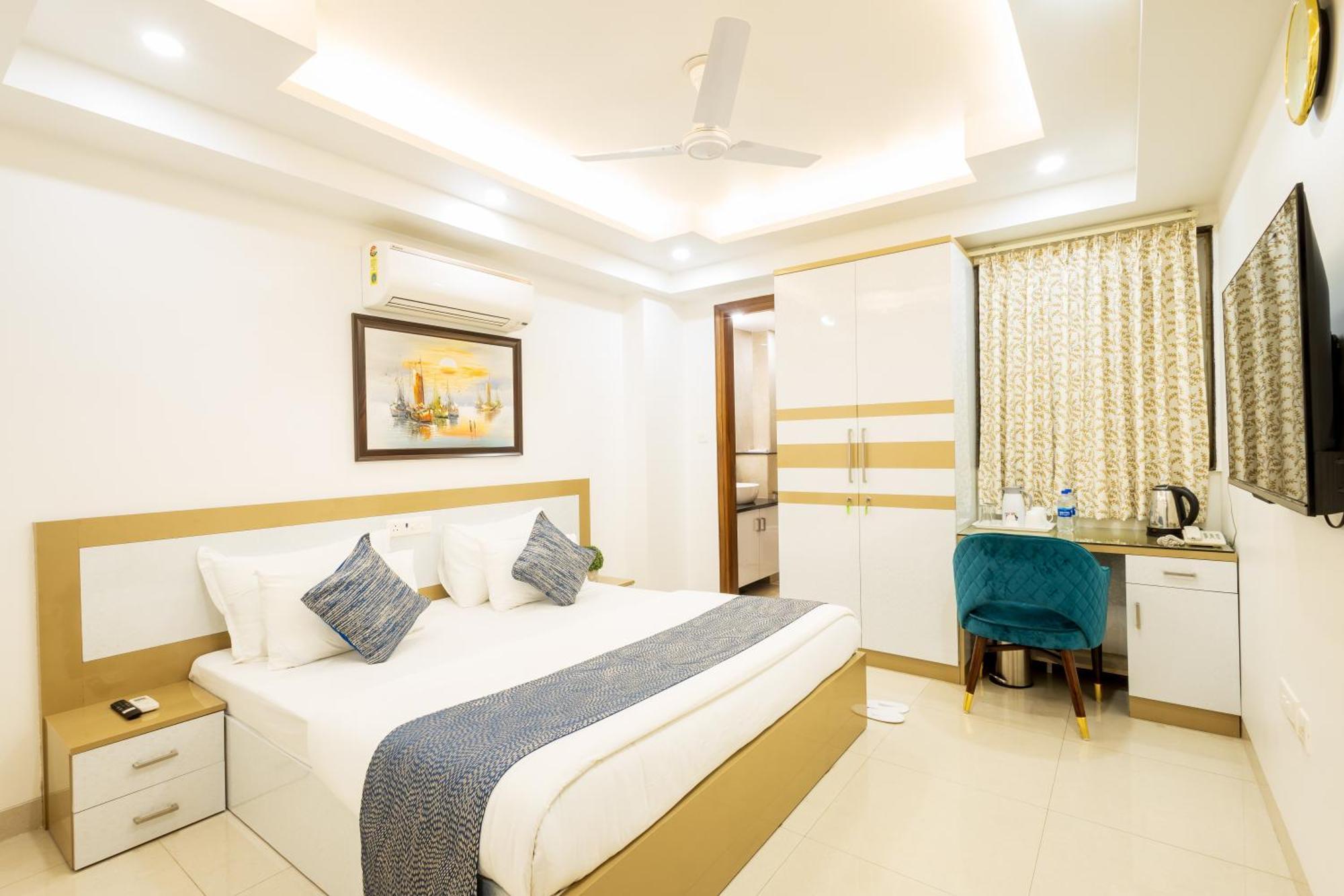 Hotel Krish - Near Medanta And Fortis Hospital Gurugram Ґурґаон Екстер'єр фото